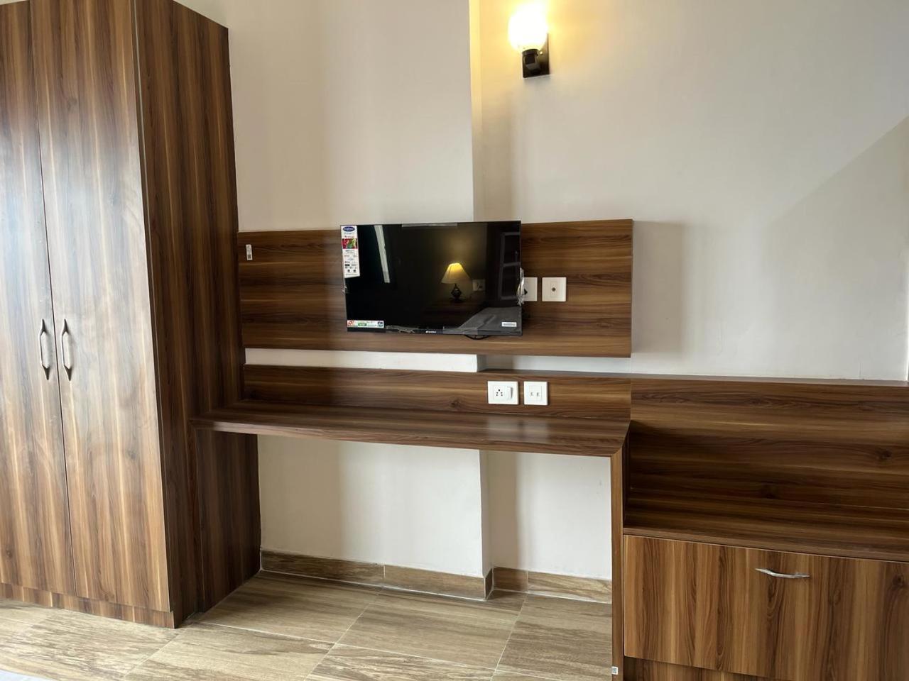 Risal Home Stays Greater Noida Buitenkant foto
