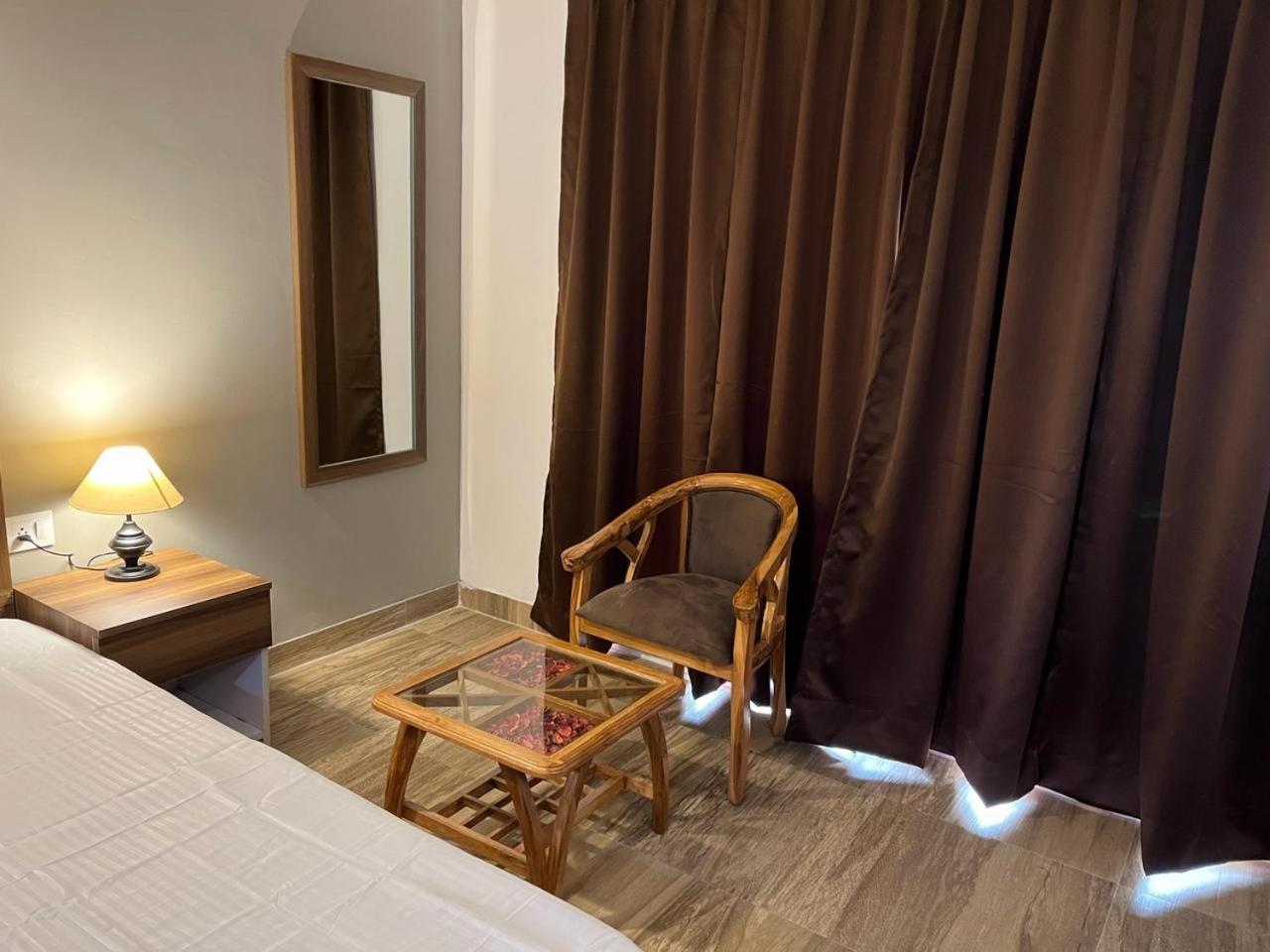 Risal Home Stays Greater Noida Buitenkant foto